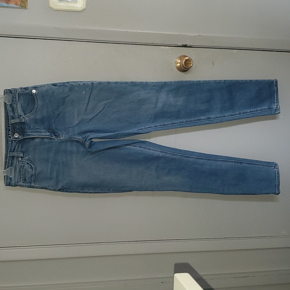 American Eagle Mom Jeans - Picture 3 of 7